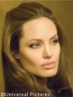Angelina Jolie amoureuse en pleine guerre