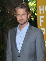Gerard Butler dans une chasse à l'homme?