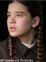 La jeune Hailee Steinfeld pourrait être a Belle au bois dormant