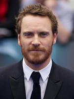 Michael Fassbender en piste pour mener un groupe musical